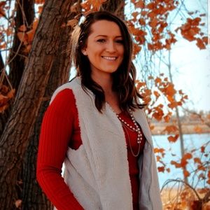 Meet your Posher, Elaina